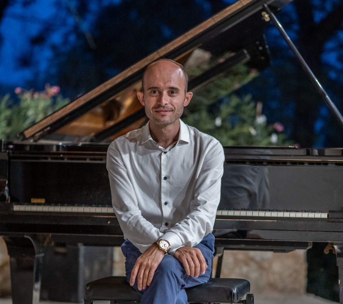 Aulon Bino-Piano, Music Theory